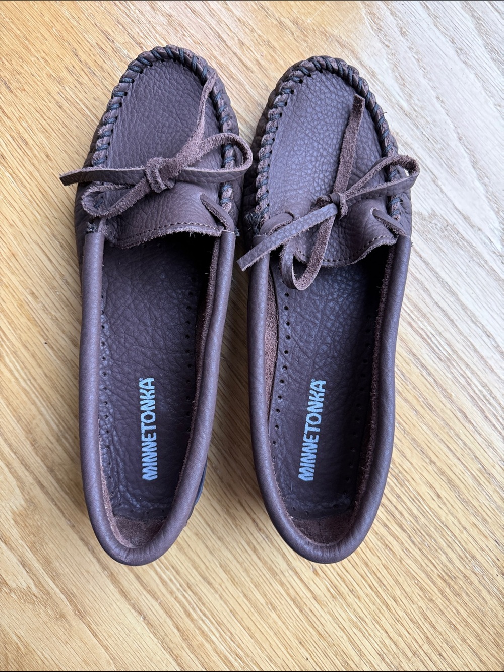Minnetonka Chocolate Brown Deerskin Leather Bow Moccasins